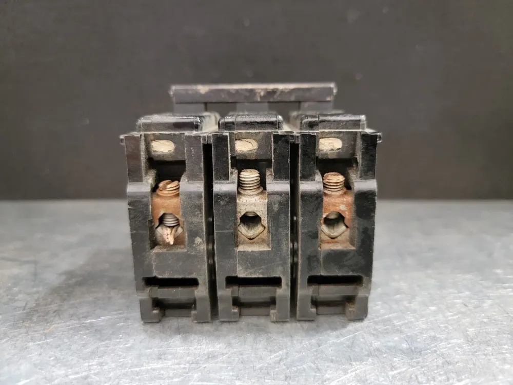 20 Amp, 3 Pole, 240 volts Circuit Breaker EQ-B320