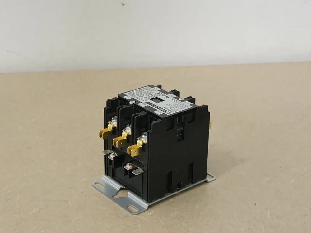 20 Amp, 3 Pole, 600 VAC Contactor 8910DPA13V06