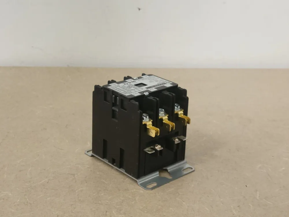 20 Amp, 3 Pole, 600 VAC Contactor 8910DPA13V06