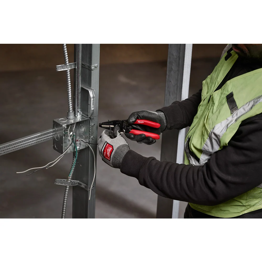 Verzinkt MILWAUKEE 10-28 AWG Multi-Purpose Dipped Grip Wire Stripper & Cutter w/ Reinforced Head