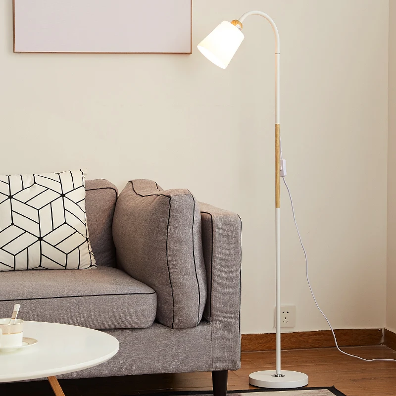 Energiezuinige LED Draaibare taps toelopende vloerlamp met één lamp, Scandinavische metalen staande lamp voor de woonkamer