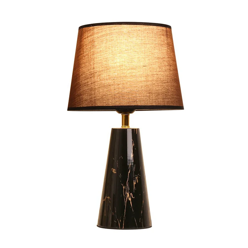 Gecertificeerd IP44 Stoffen taps toelopende nachtkastlamp Nordic tafellamp met 1 lamp en conisch marmeren voetstuk