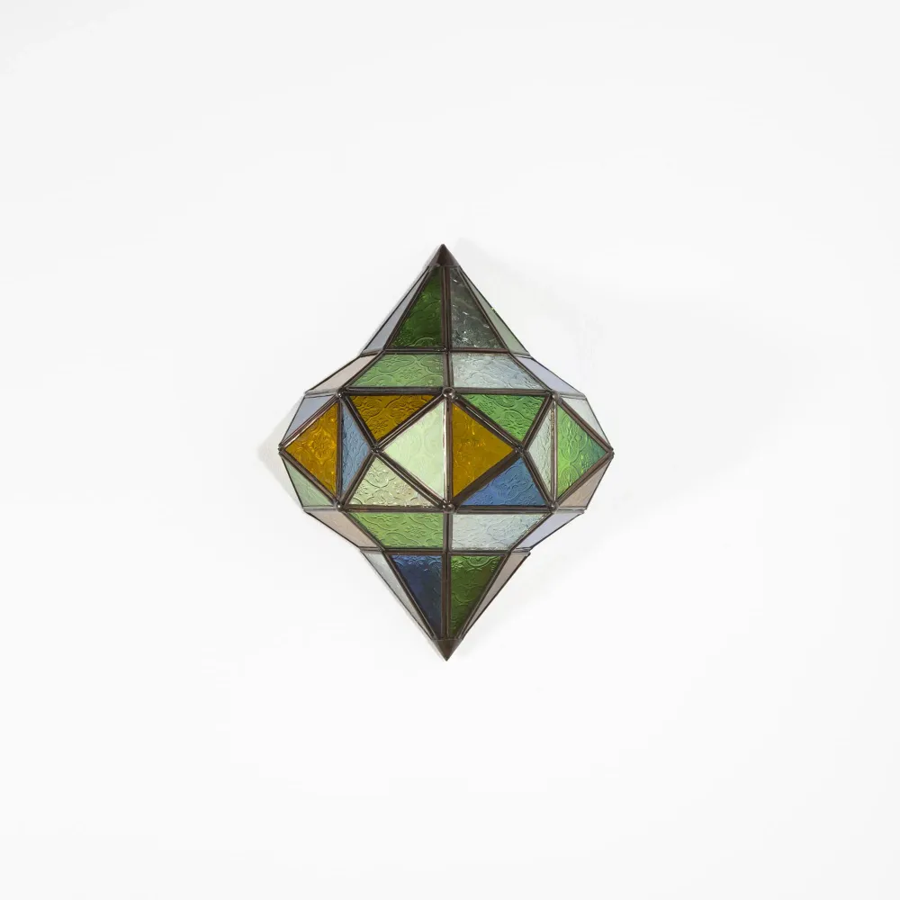 Arabische applicatie van gesmeed en veelkleurig diamantkristal