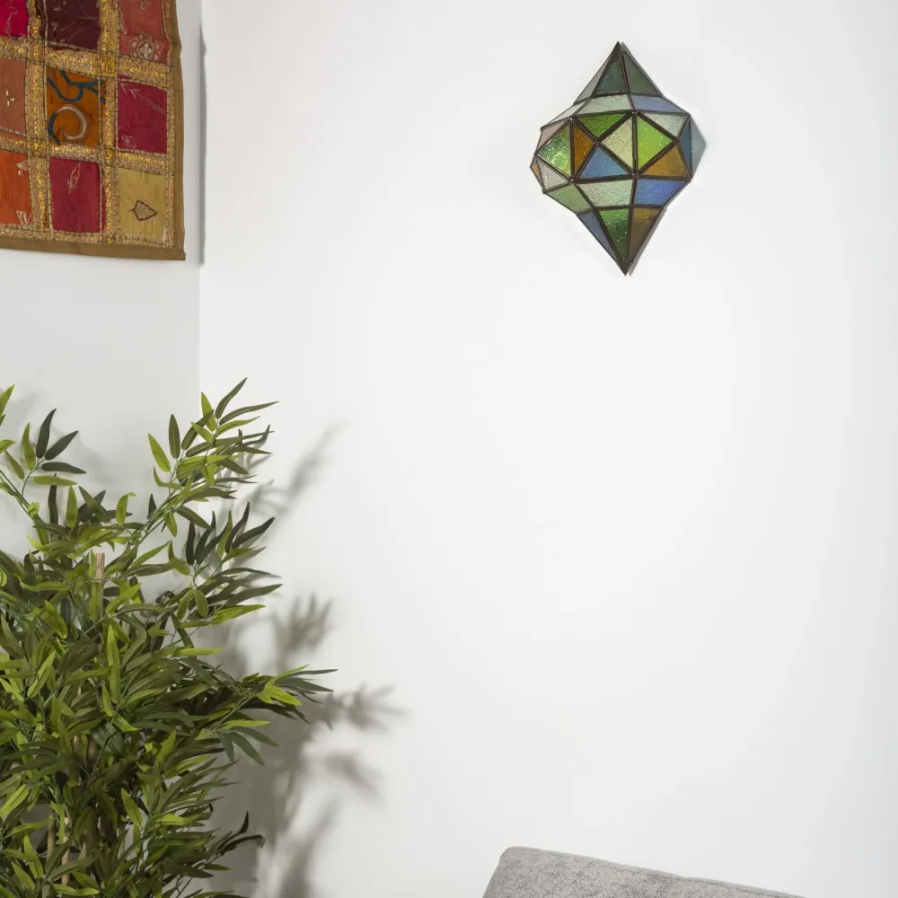 Arabische applicatie van gesmeed en veelkleurig diamantkristal