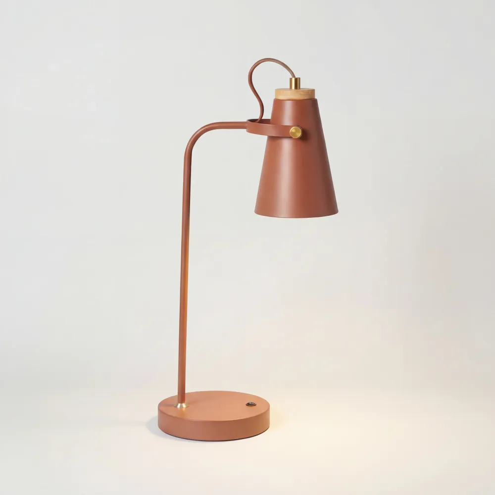 Hilda moderne industriële verstelbare metalen tafellamp At Ease Home Life