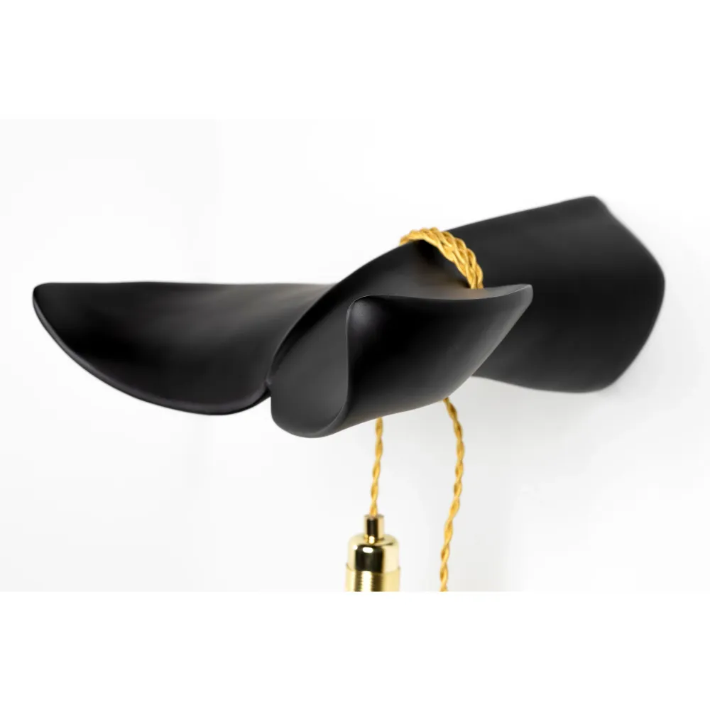 Bold Monkey Tail Will Follow wandlamp zwart