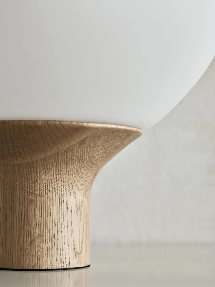Bolia Acorn tafellamp Ø32 cm geolied eiken