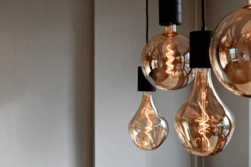 Calex Slimme LED Lamp - E27 - Filament - G200 - Goud - Warm Wit - 7W