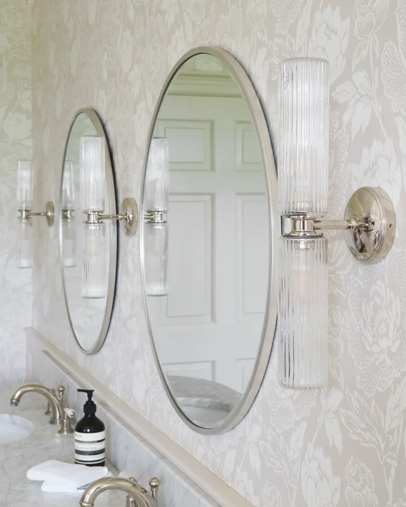 Claremont Medium Wandlamp Geribbeld Glas - Gepolijst Nikkel