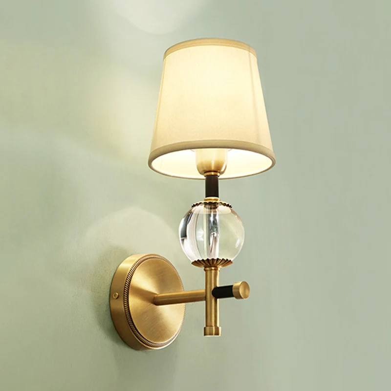 1/2-koppige slaapkamer wandkandelaar modernisme messing afwerking helder kristallen wandlamp met conische stoffen kap Clea...