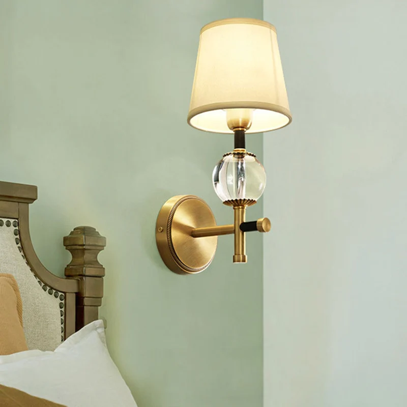 1/2-koppige slaapkamer wandkandelaar modernisme messing afwerking helder kristallen wandlamp met conische stoffen kap Clea...