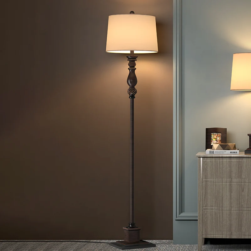 1-koppige leeslamp van hars retrostijl, bruin gesneden studeerkamer vloerlamp met stoffen kap Clearhalo