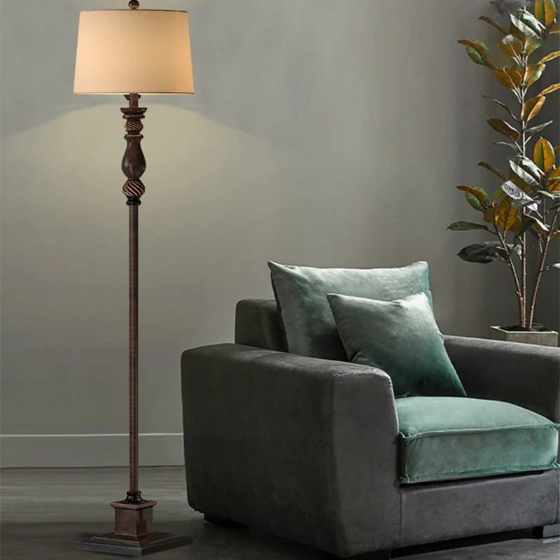 1-koppige leeslamp van hars retrostijl, bruin gesneden studeerkamer vloerlamp met stoffen kap Clearhalo