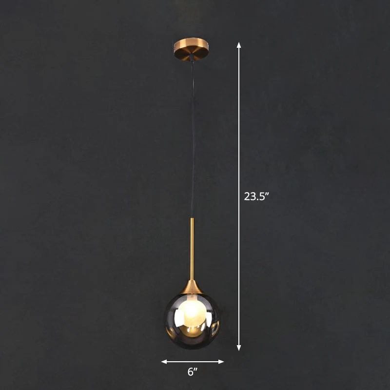 1-koppige nachtkastje hanglamp postmoderne koperen plafondlamp met bolvormige glazen kap Clearhalo