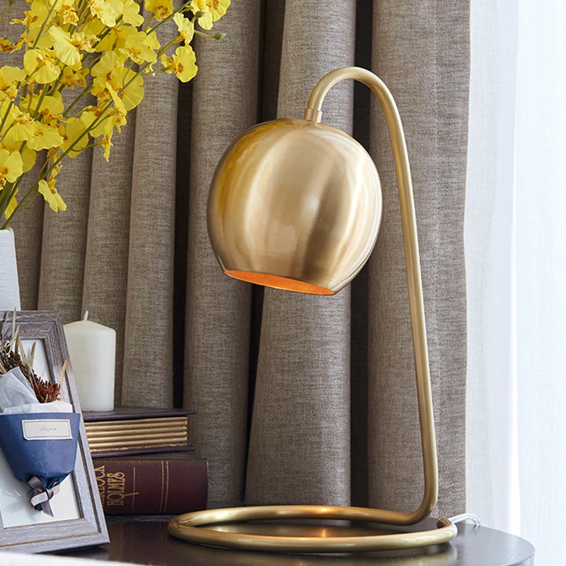 1-lichts bolvormig nachtkastje Verlichting kolonialisme Gouden metallic nachtlampje met cirkelvormige voet Clearhalo