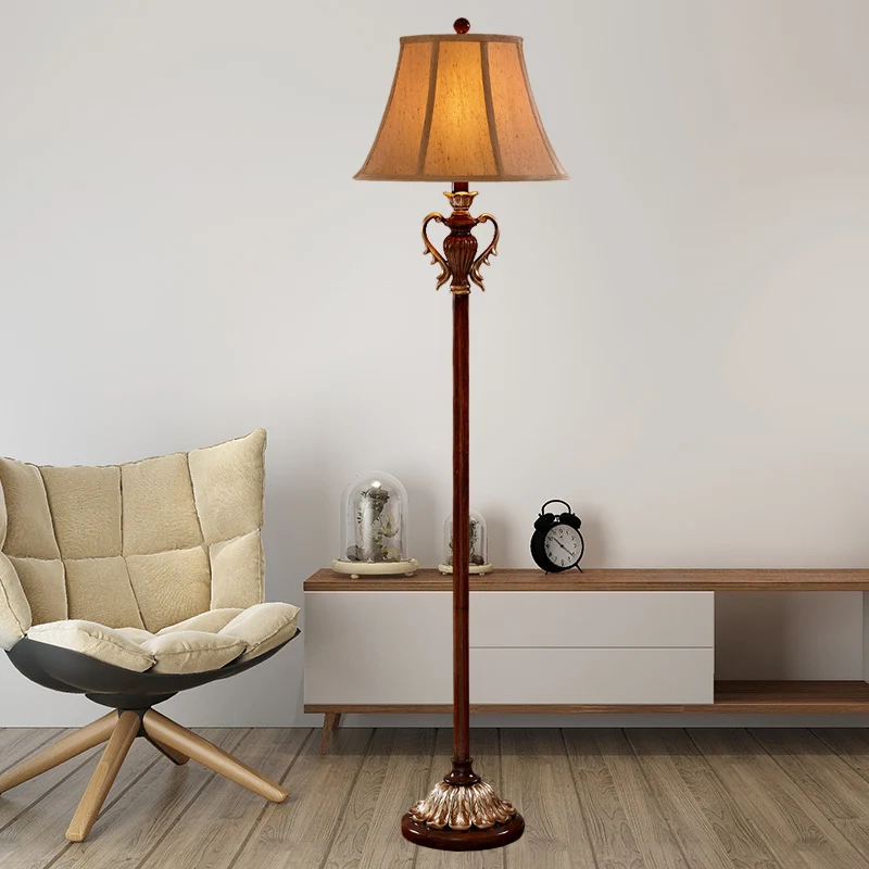 1-lichts Empire Shade staande vloerlamp Traditionele stijl bruine stoffen vloerlamp Clearhalo