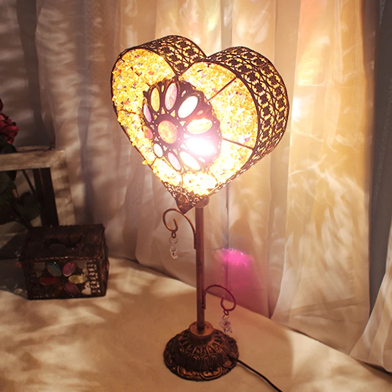 1-lichts hartvormige tafellamp Art Deco rood/geel metalen nachtkastje verlichting voor woonkamer Clearhalo