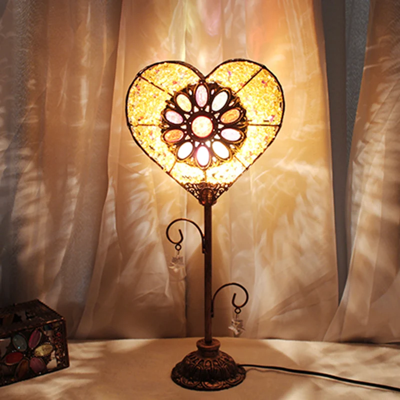 1-lichts hartvormige tafellamp Art Deco rood/geel metalen nachtkastje verlichting voor woonkamer Clearhalo