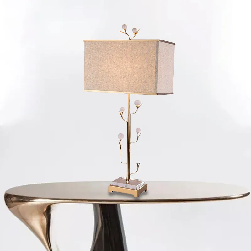 1-lichts rechthoekig tafellampje, vintage beige stoffen nachtlampje met gouden staaf en kristallen bol Clearhalo