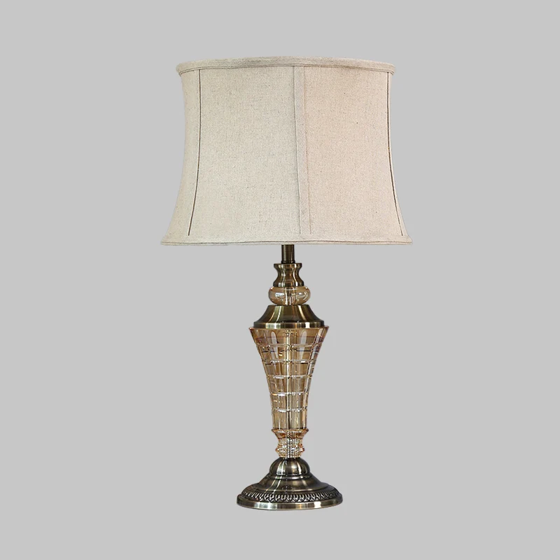 1-lichts slaapkamernachtlampje, landelijk, stijlvol, beige tafellamp met taps toelopende stoffen kap Clearhalo