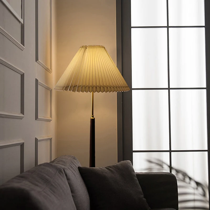 1-lichts staande lamp minimalisme taps toelopende geplooide stoffen vloerlamp wit voor woonkamer Clearhalo