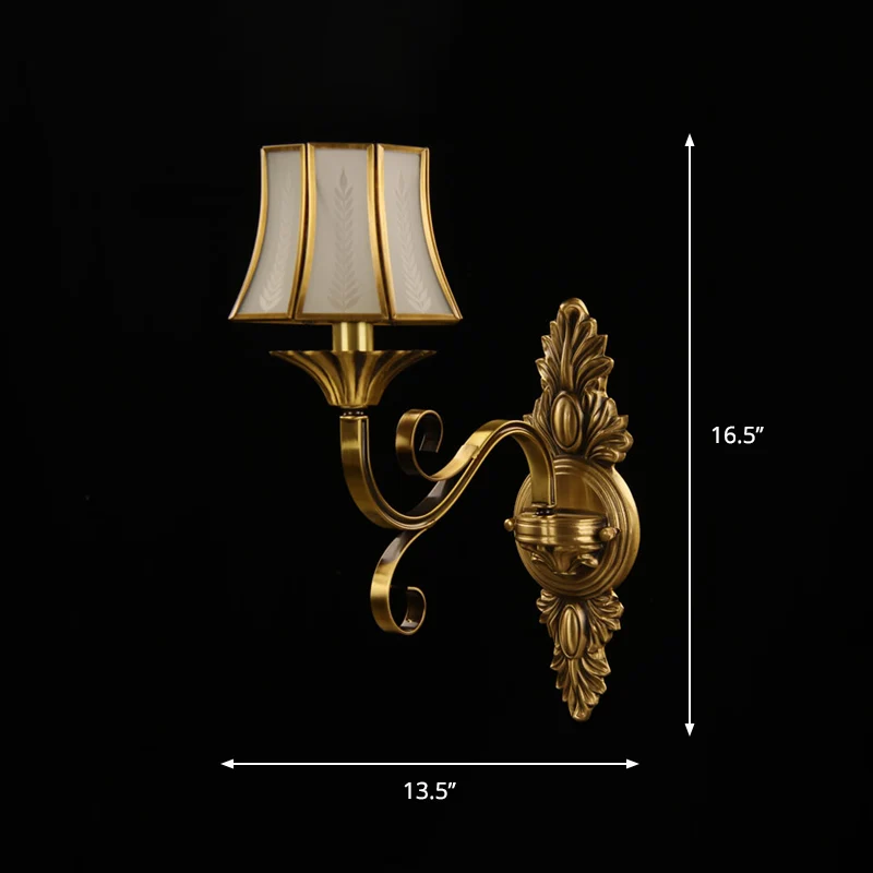1-lichts uitlopende wandlamp armatuur traditioneel messing matglas wandmontage licht voor slaapkamer Clearhalo