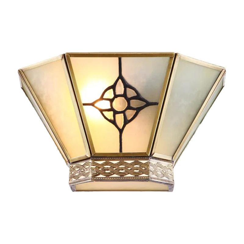 1-lichts wandkandelaar conisch wit matglas retro wandmontage verlichting met goud draaiend patroon Clearhalo