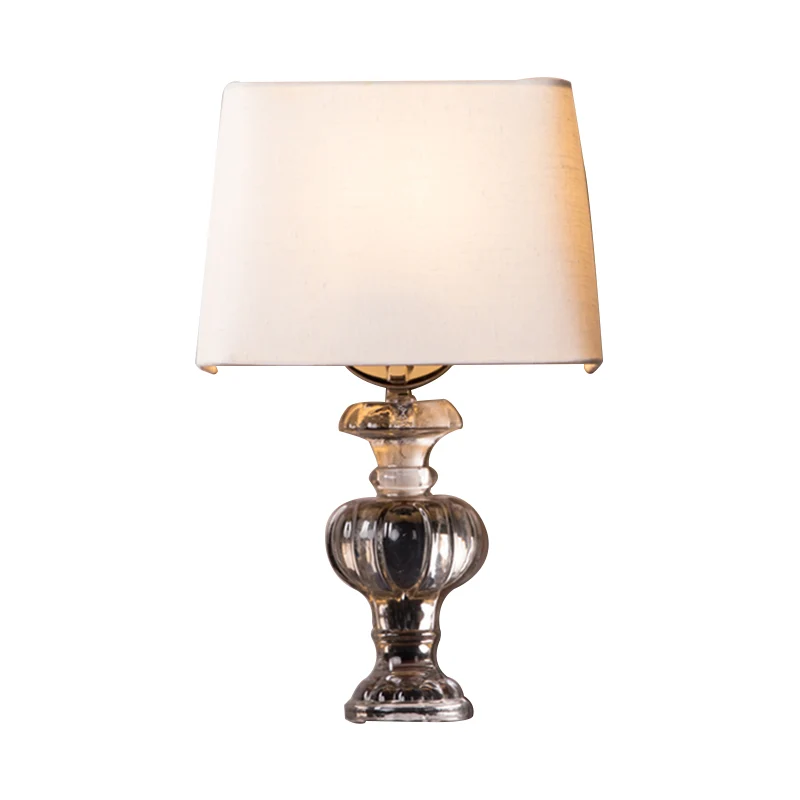 1-lichts wandverlichting idee minimalisme trapeziumvormige stoffen schanslamp wit voor slaapkamer Clearhalo