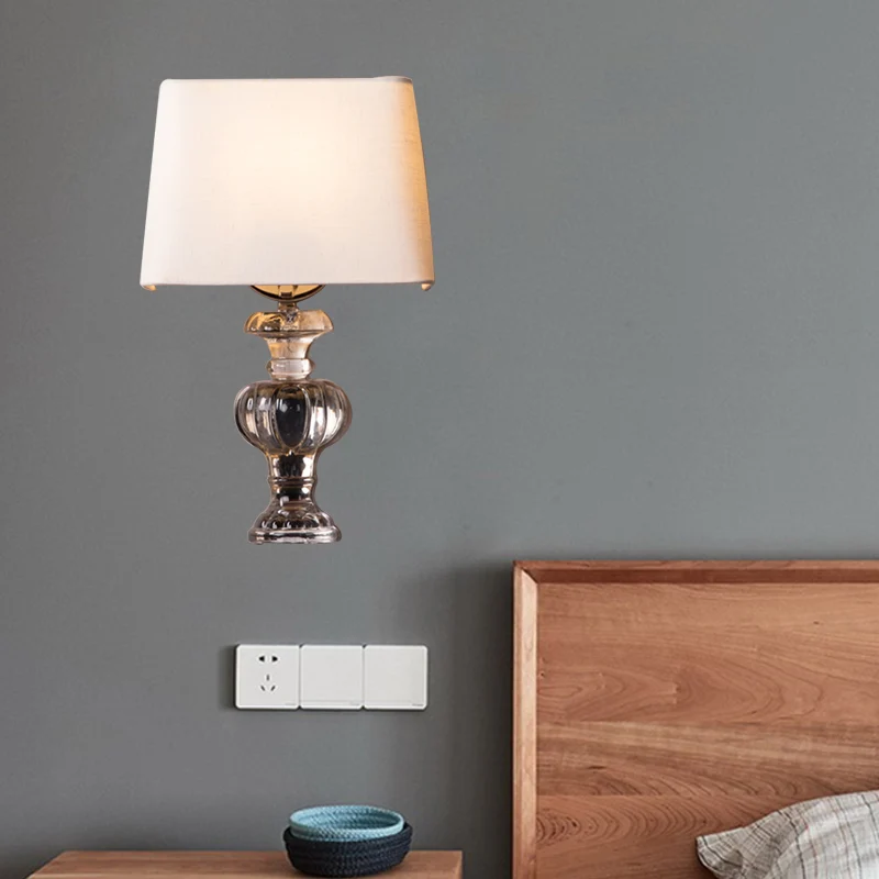 1-lichts wandverlichting idee minimalisme trapeziumvormige stoffen schanslamp wit voor slaapkamer Clearhalo
