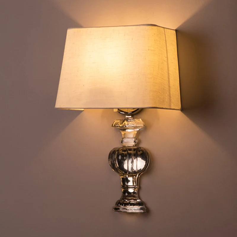 1-lichts wandverlichting idee minimalisme trapeziumvormige stoffen schanslamp wit voor slaapkamer Clearhalo