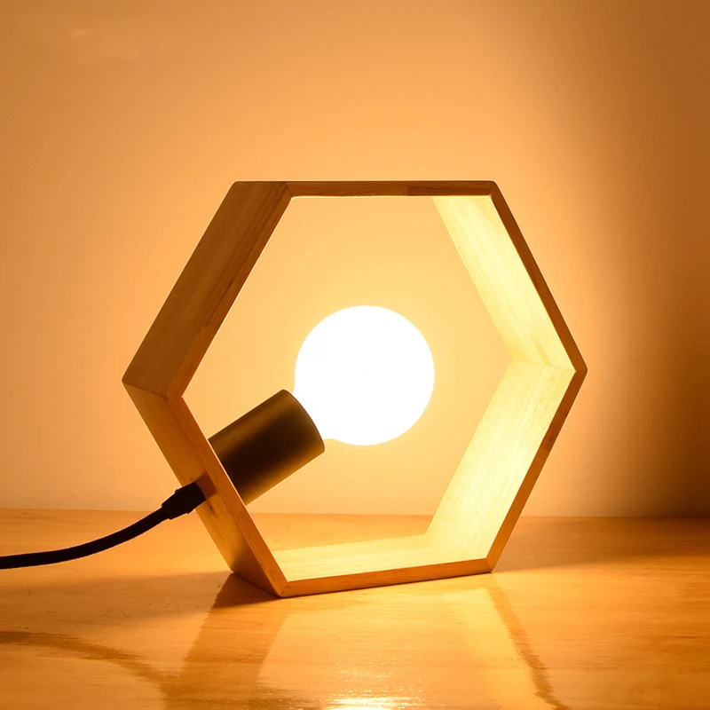1-lichts zeshoekige tafelverlichting met frameschaduw Lodge-stijl houten staande lamp voor nachtkastje Clearhalo