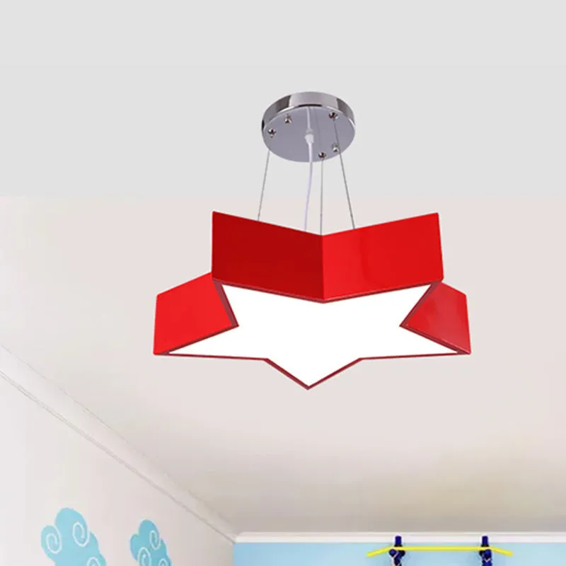 18 "/23,5" W LED-hangende kroonluchter voor kinderen Rode Ster Hangende plafondlamp met acrylkap voor de kleuterschool Cle...