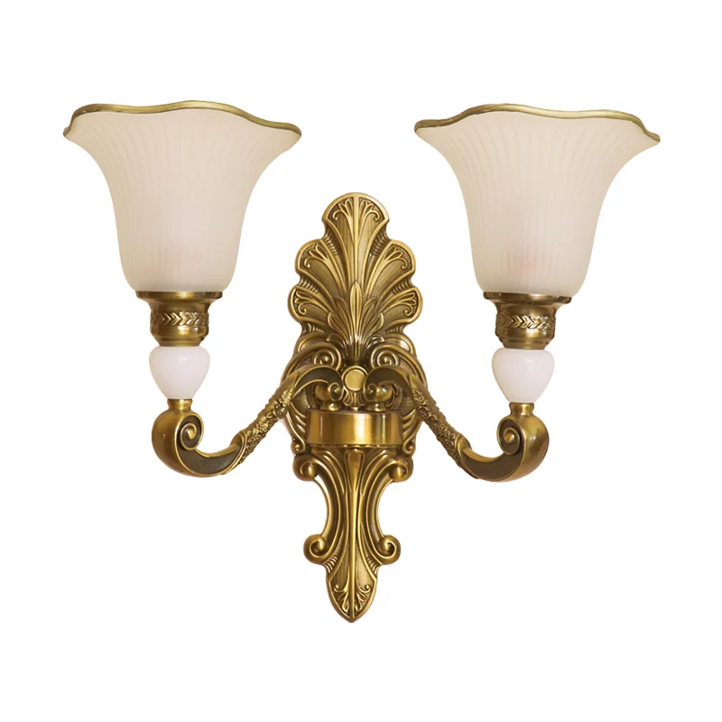 2-kops bloemblaadje schanslamp traditionele stijl matglazen wandverlichting met goudkleurige metalen arm Clearhalo