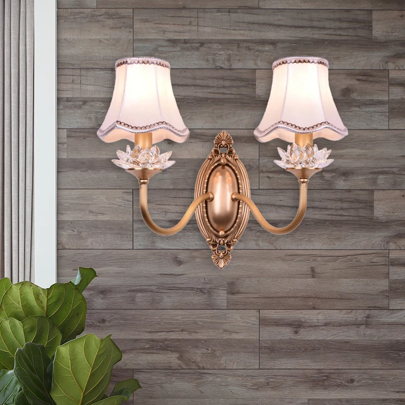2-kops kristallen wandlamp, traditionele messing geschulpte woonkamer LED-wandkandelaar Clearhalo