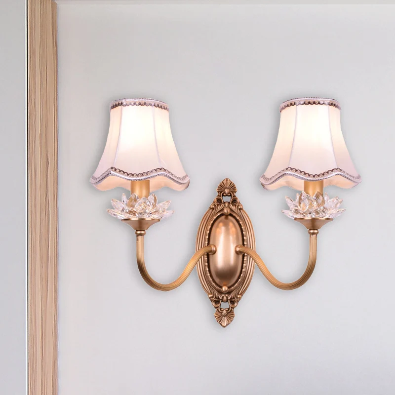 2-kops kristallen wandlamp, traditionele messing geschulpte woonkamer LED-wandkandelaar Clearhalo