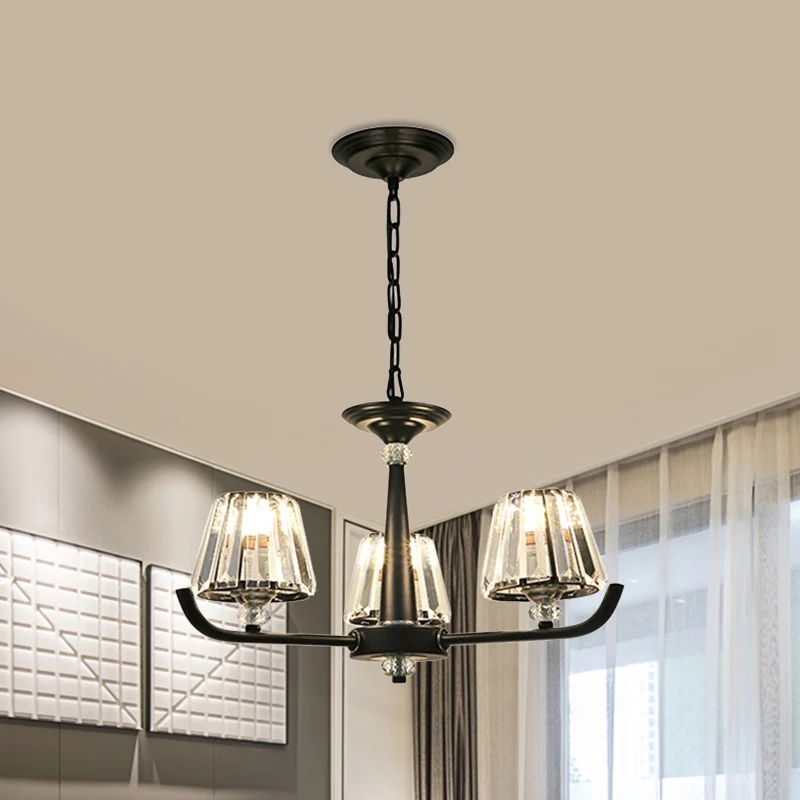 3/8-kops kroonluchterlamp met taps toelopend kristal Traditionele slaapkamerplafondlamp Clearhalo