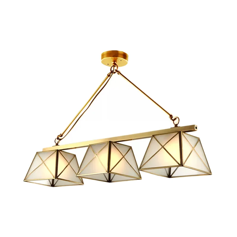 3-lampen taps toelopende eiland-hanglamp koloniale stijl messing afwerking opaal glazen plafondophangarmatuur Clearhalo