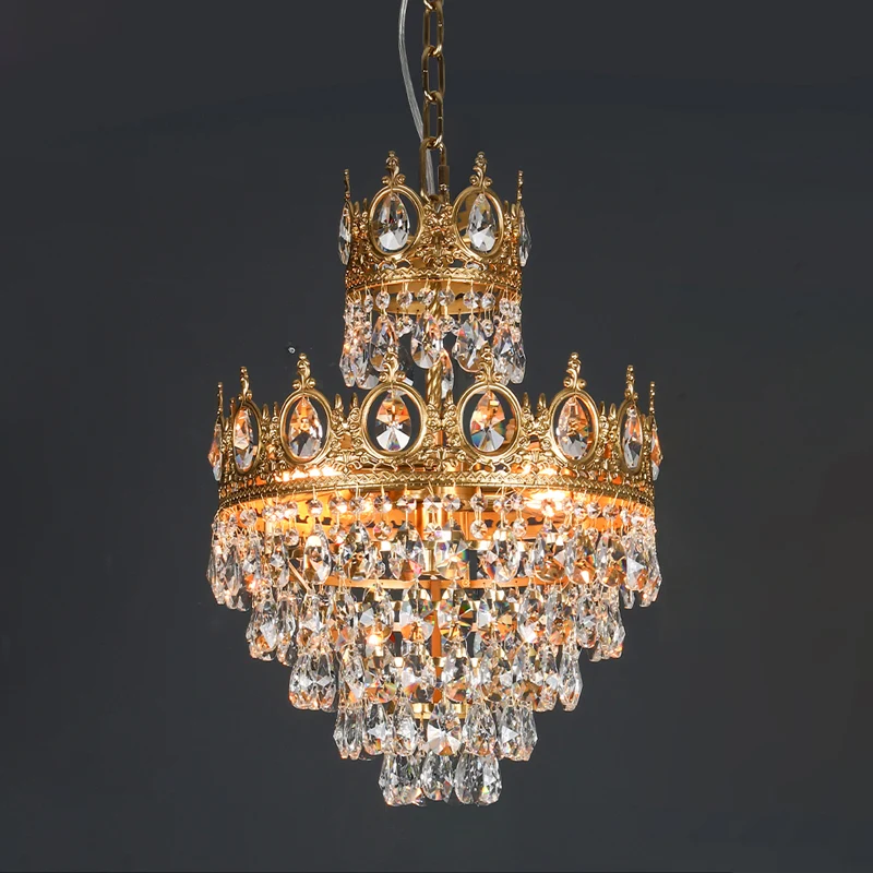 3-lichts gelaagde, taps toelopende kroonluchter, traditionele, heldere druppelvormige kristallen hanglamp met gouden kroon...