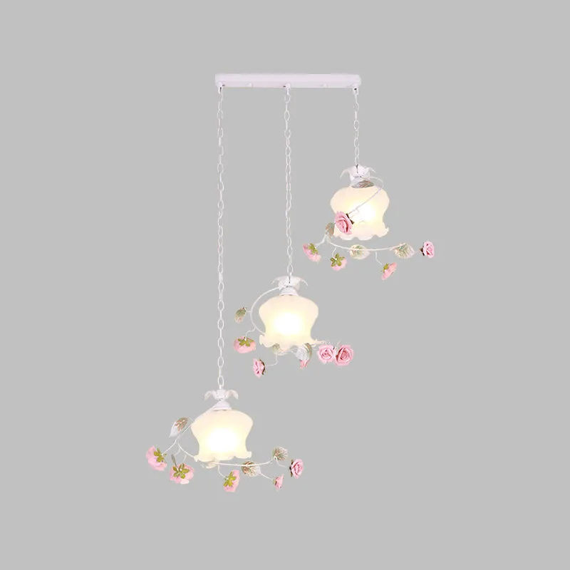 3-lichts geschulpte clusterhanger pastorale witte metalen bloemhanglamp voor eetkamer Clearhalo