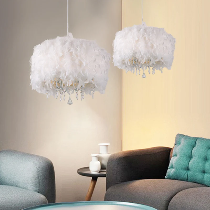 5-lichts eetkamerkroonluchter Scandinavische witte hangende hanger met trommelverenkap en druppelvormig kristal Clearhalo