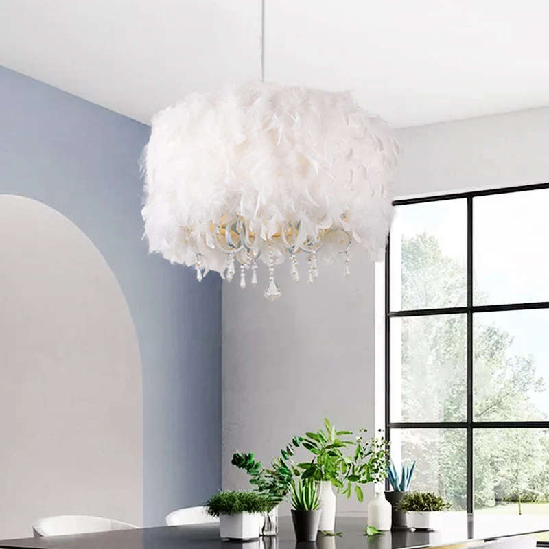 5-lichts eetkamerkroonluchter Scandinavische witte hangende hanger met trommelverenkap en druppelvormig kristal Clearhalo