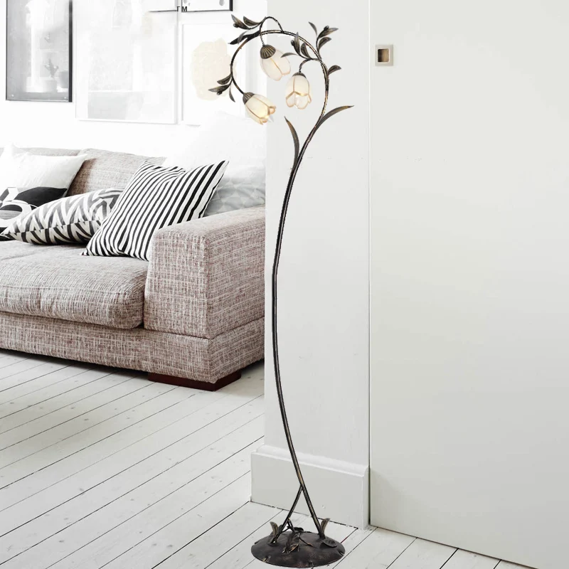 Antiek messing 3-lichts staande licht rustieke melkachtige glazen bloesem vloerlamp voor woonkamer Clearhalo