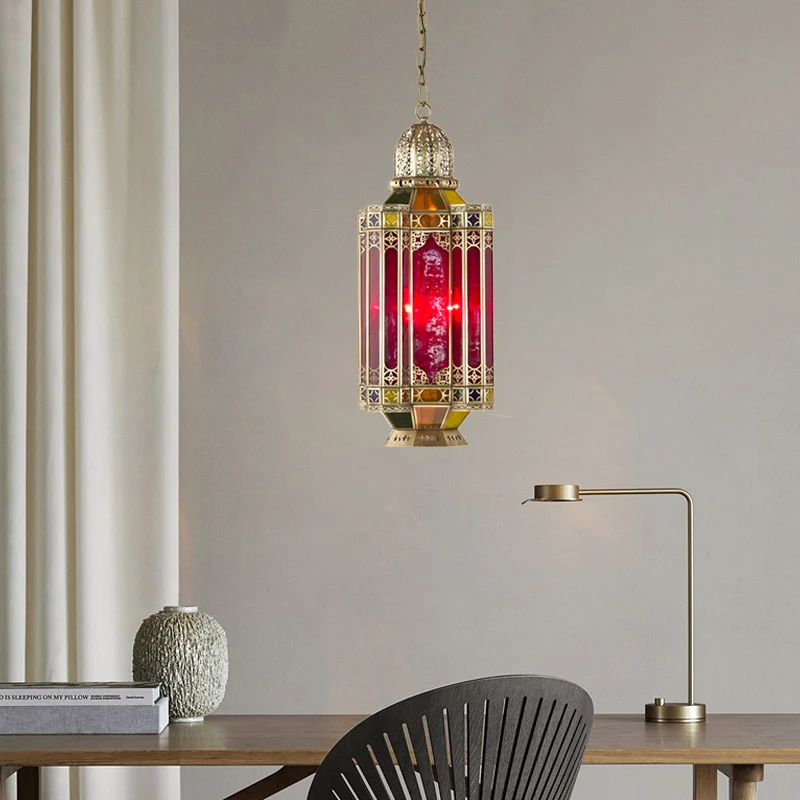 Arabische lantaarn hangende kroonluchter 3 koppen rood glazen hangende plafondlamp messing voor gang Clearhalo