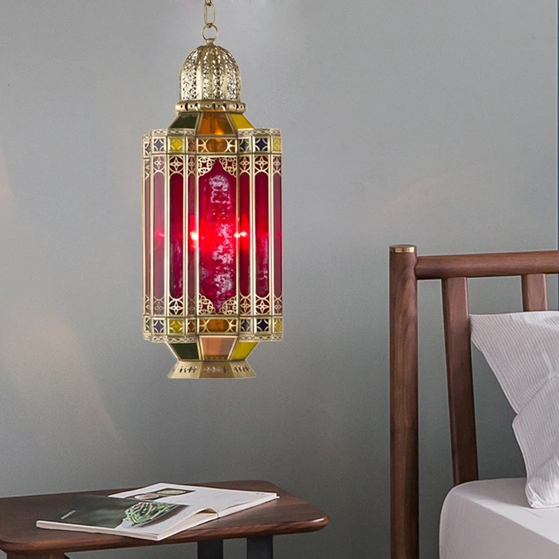 Arabische lantaarn hangende kroonluchter 3 koppen rood glazen hangende plafondlamp messing voor gang Clearhalo