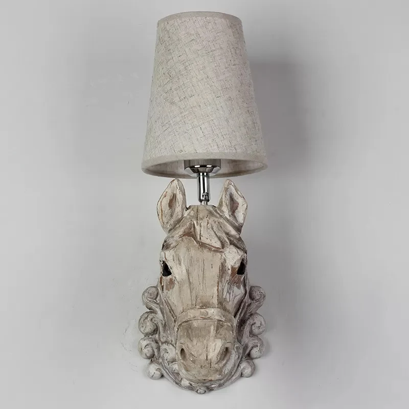 Art Deco wandkandelaar van hars met paardenkop, 1-lichts restaurant wandlamp met kegelvormige kap lichtbruin Clearhalo