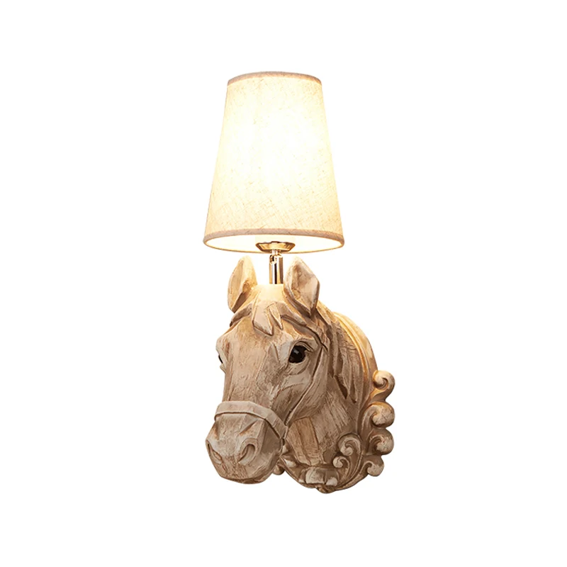Art Deco wandkandelaar van hars met paardenkop, 1-lichts restaurant wandlamp met kegelvormige kap lichtbruin Clearhalo