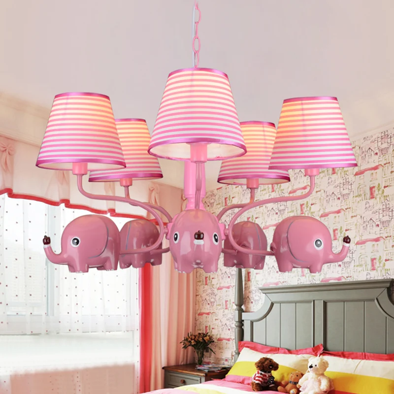 Baby Olifant Plafondhanger 5 Hoofden Dierenhars Kroonluchter met Gestreepte Schaduw voor de kleuterschool Clearhalo