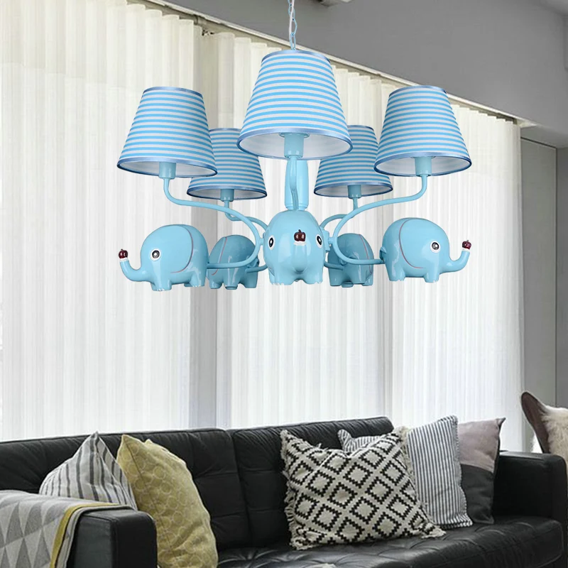 Baby Olifant Plafondhanger 5 Hoofden Dierenhars Kroonluchter met Gestreepte Schaduw voor de kleuterschool Clearhalo