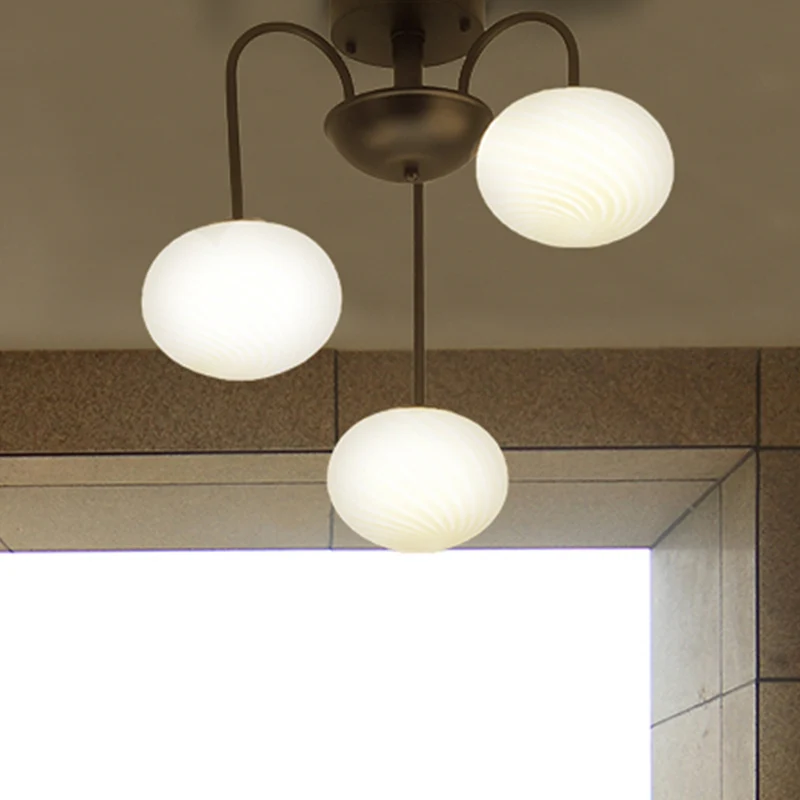 Ball matglas semi-inbouwlamp Modern stijlvol 3-lichts zwart/wit plafondmontagelamp met gebogen arm Clearhalo