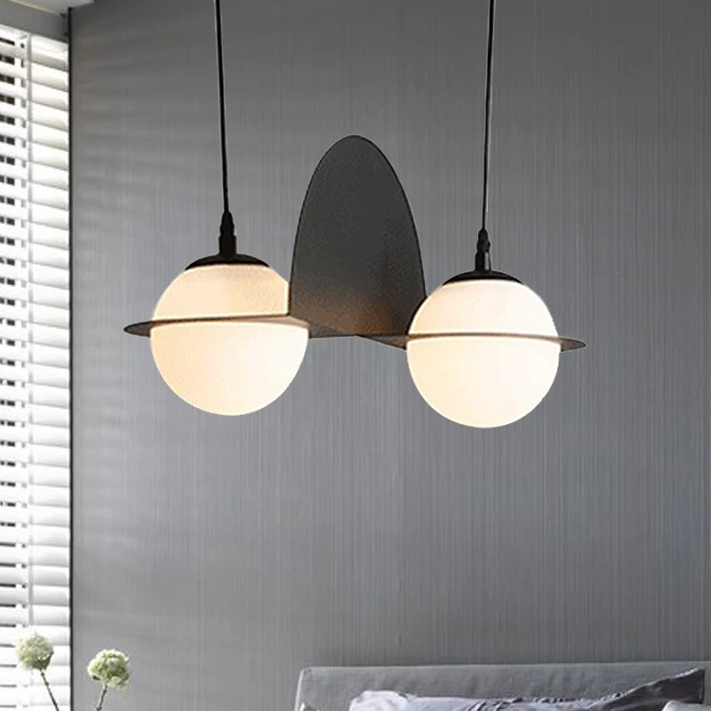 Ball witte glazen clusterhanger met recht/gebogen design modernistische 2/3 lichts zwarte led-hanglamp Clearhalo